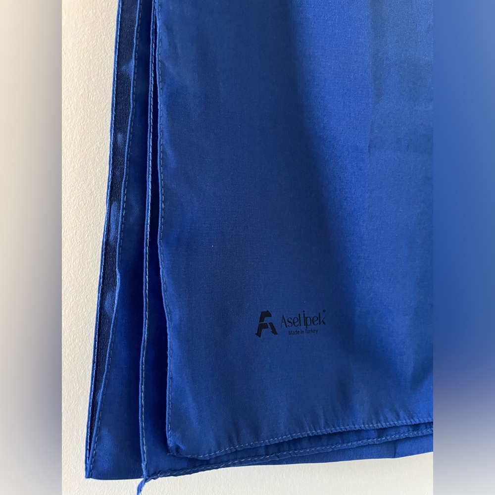 Blue scarf 💙 - Picture 3 of 3